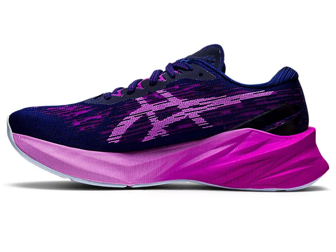 asics novablast 3 W.