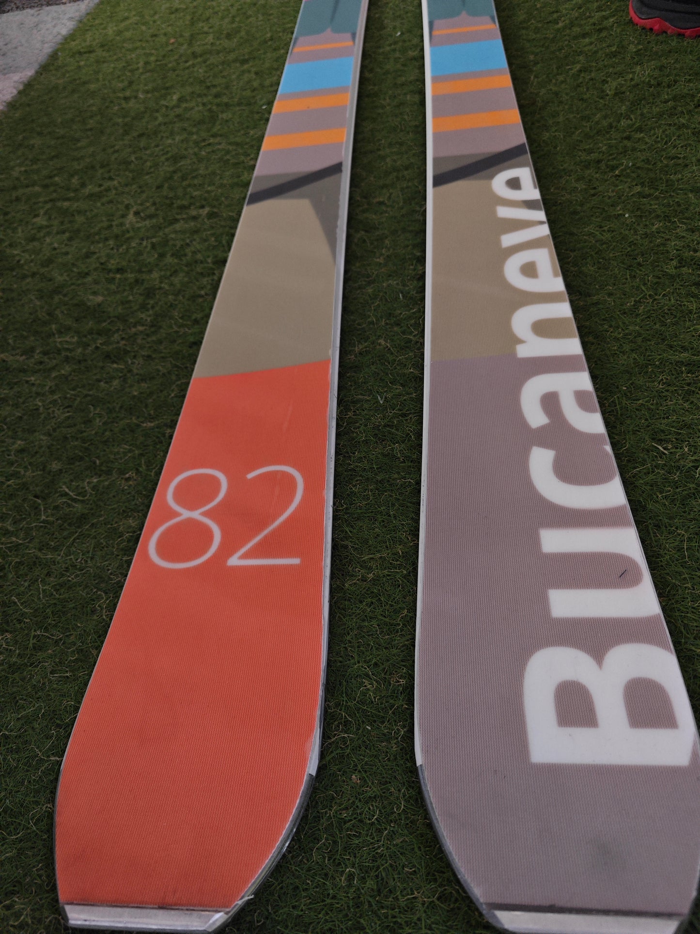 SHERPA sci bucaneve 82